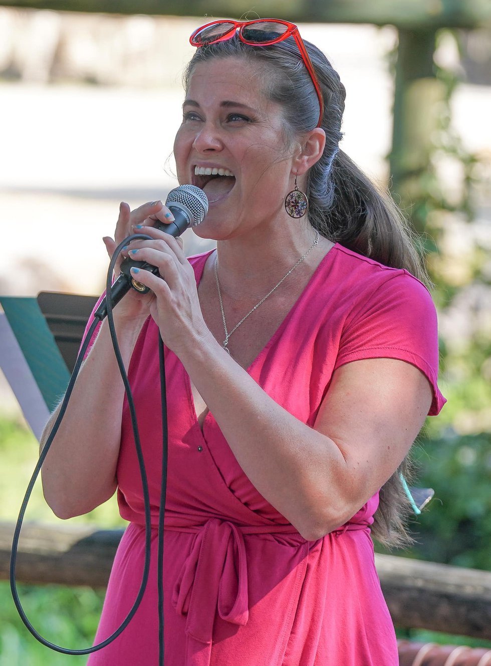 Jacquie Brecheen Singing at Zoo Knoxville.jpg